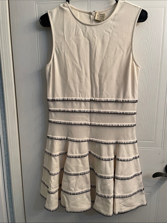 Torn by Ronny Kobo Dresses & Skirts - Torn by Ronny Kobo. Cream Sleeveless Tiered Dress with Black Trim. Size 6
